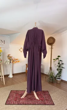 TENCEL KUMAŞ BÜZGÜ DETAYLI ELBİSE MÜRDÜM TENCEL KUMAŞ BÜZGÜ DETAYLI ELBİSE MÜRDÜM