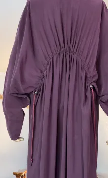 TENCEL KUMAŞ BÜZGÜ DETAYLI ELBİSE MÜRDÜM TENCEL KUMAŞ BÜZGÜ DETAYLI ELBİSE MÜRDÜM