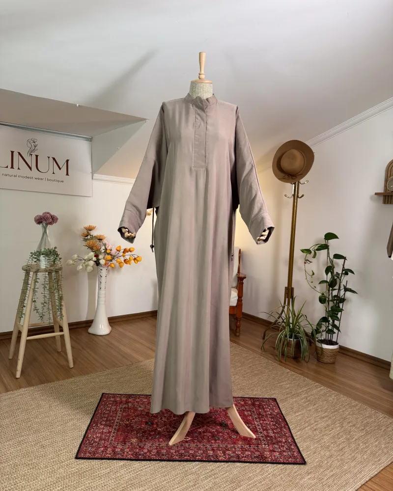 TENCEL KUMAŞ BÜZGÜ DETAYLI ELBİSE VİZON TENCEL KUMAŞ BÜZGÜ DETAYLI ELBİSE VİZON