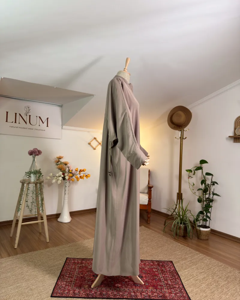 TENCEL KUMAŞ BÜZGÜ DETAYLI ELBİSE VİZON TENCEL KUMAŞ BÜZGÜ DETAYLI ELBİSE VİZON