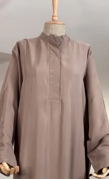 TENCEL KUMAŞ BÜZGÜ DETAYLI ELBİSE VİZON TENCEL KUMAŞ BÜZGÜ DETAYLI ELBİSE VİZON