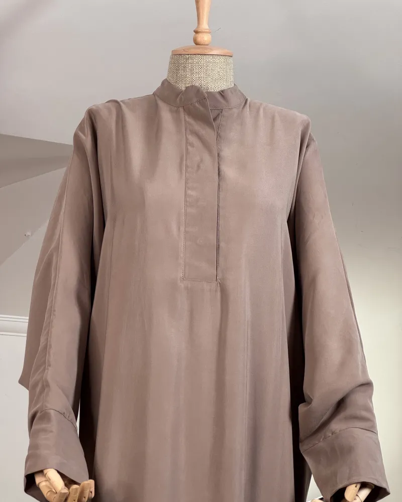 TENCEL KUMAŞ BÜZGÜ DETAYLI ELBİSE VİZON TENCEL KUMAŞ BÜZGÜ DETAYLI ELBİSE VİZON